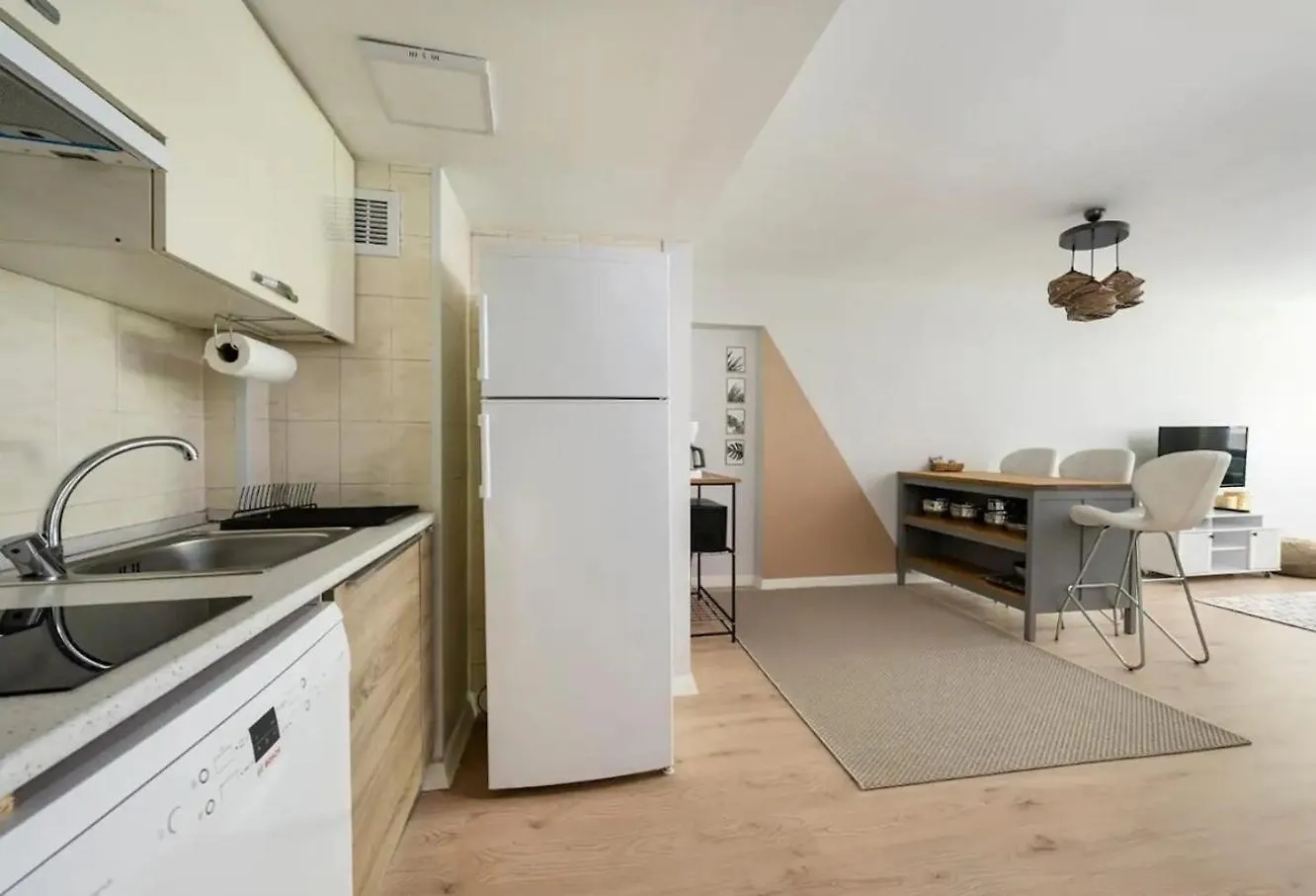Gorgeous Bright New 2Bd Central Home! #212 Estambul Apartamento