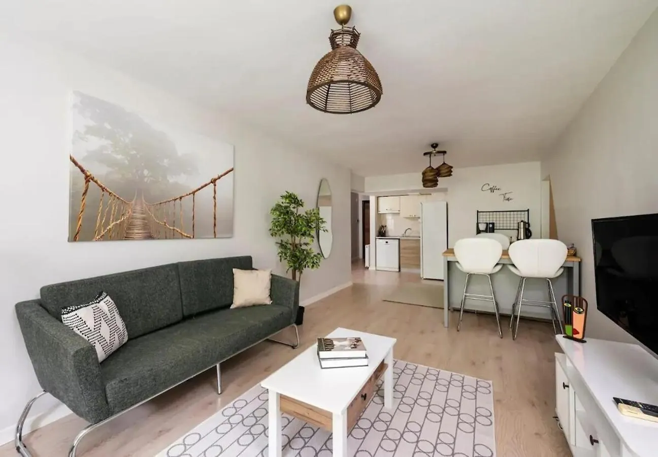 Apartamento Gorgeous Bright New 2Bd Central Home! #212 Estambul
